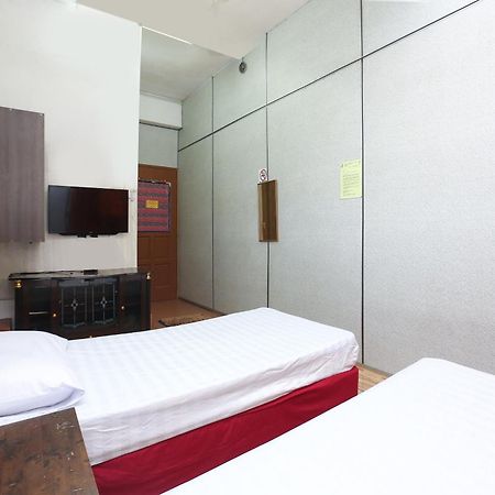 Oyo 89755 D&D Budget Inn Kota Bharu Exterior photo